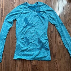Oiselle Flyte long sleeve shirt. Adult small.